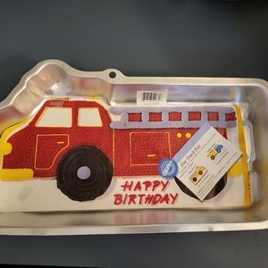 Vintage 2002 Wilton Firetruck Cake Pan 2105-2061